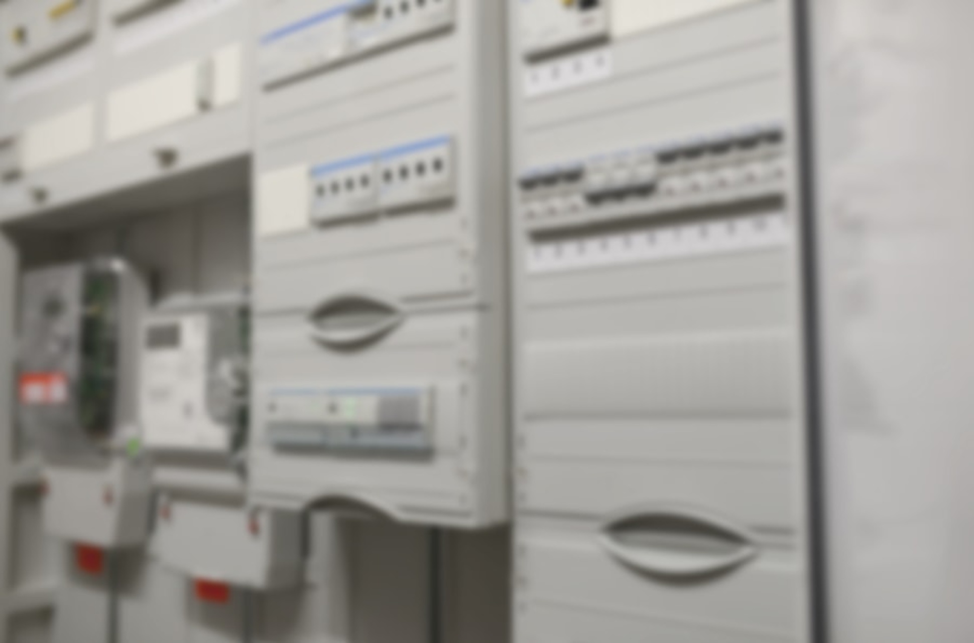 Schalt­schrank­bau bei ERZ ELEKTRIK REINHARDT in Kurort Seiffen/Erzgeb.